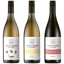 Degustationspaket Thomas Niedermayr, Südtirol bestehend aus:
Summ 22 75 cl, Solaris 19  75 cl und Gandfels 19 75 cl